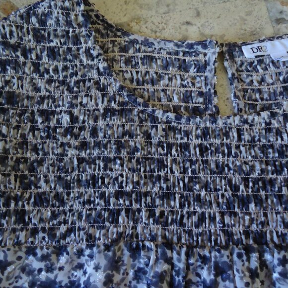 DR2 Top M Smocking Metallic - Picture 3 of 10